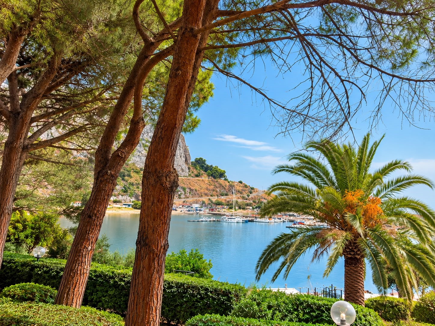 Cefalù: LA VILLA SULLA SCOGLIERA